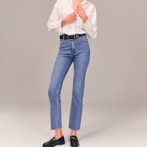 ABERCROMBIE & FITCH Ultra High Rise Ankle Straight Jeans Medium Wash 30XS